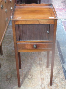 ANTIQUE MAHOGANY TAMBOUR FRONTED BEDSIDE CABINET WITH SINGLE DRAWER