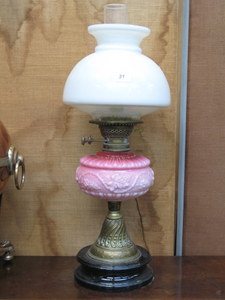 VICTORIAN STYLE BRASS OIL LAMP WITH PINK GLASS RESERVOIR