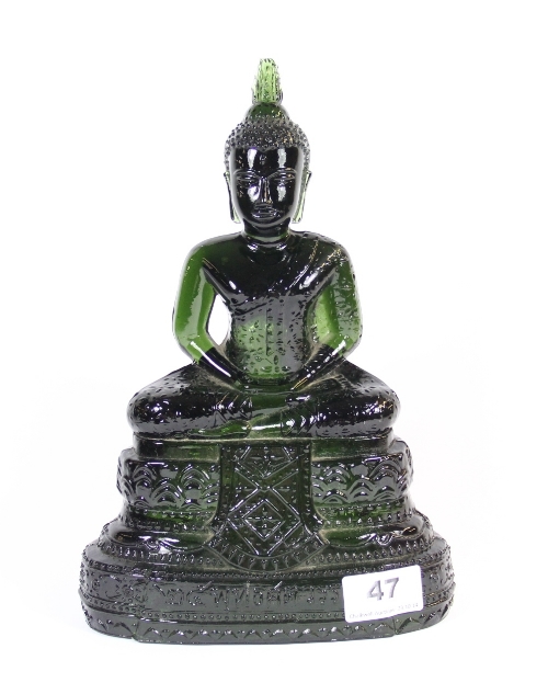 An early 20th century Siamese moulded green glass figure of a seated Buddha H 26cm