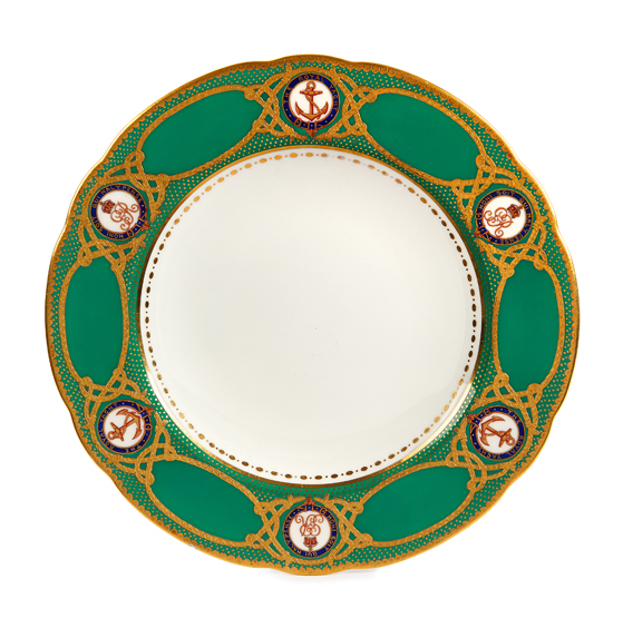 A PLATE FROM THE ROYAL SERVICE FROM THE R.Y. VICTORIA & ALBERT III, the green border with gold