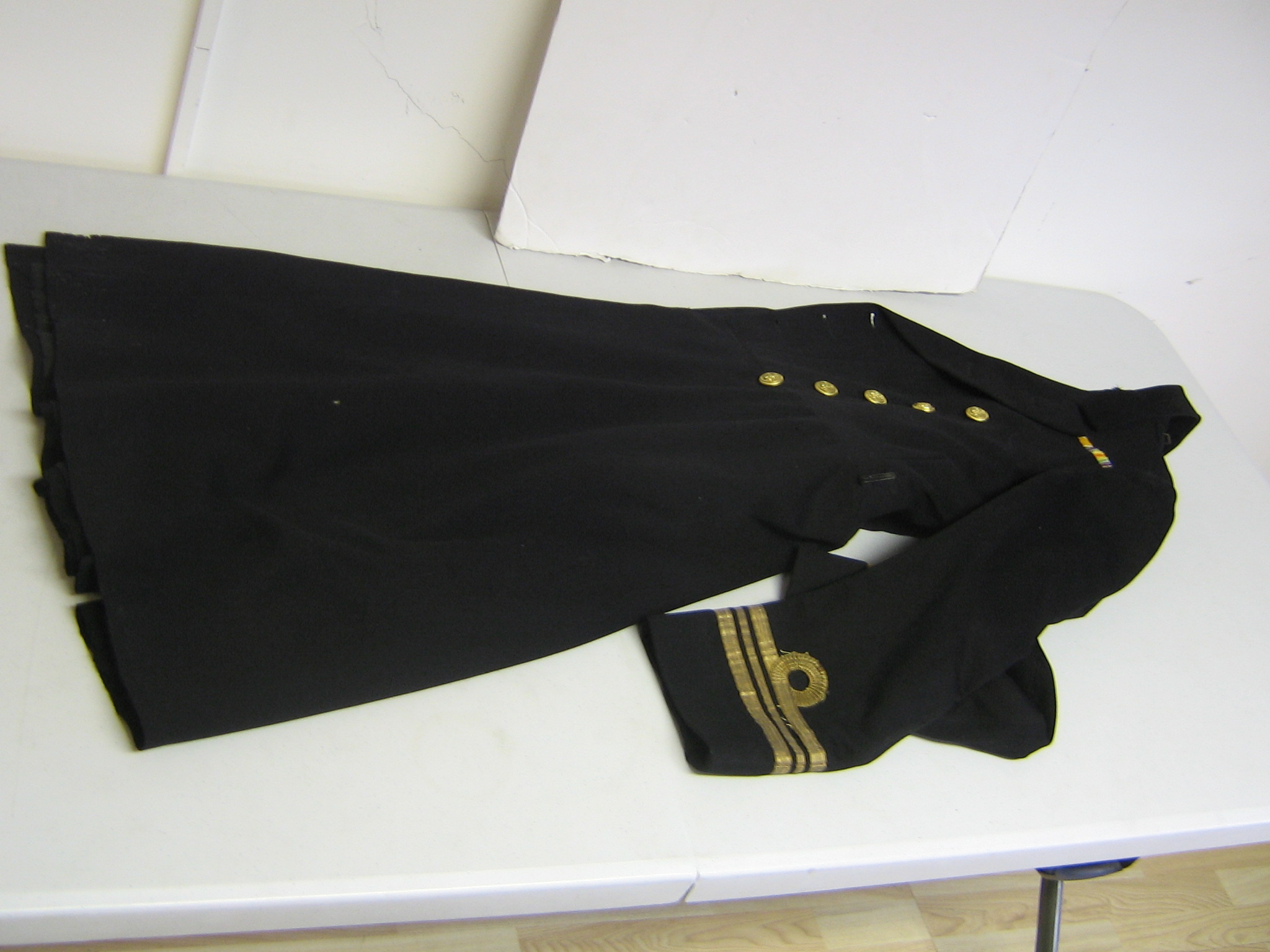 A LIEUTENANT COMMANDER’S UNIFORM FOR THE ROYAL NAVY, CIRCA 1930, comprising cocked hat with - Image 2 of 8