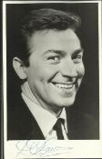 Des O’Connor Black and white 6x4 portrait photograph signed by entertainer Des O’Connor Good