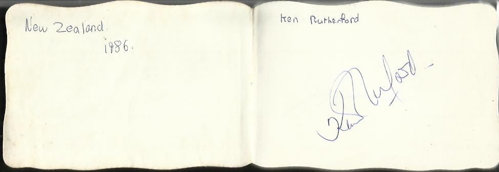 New Zealand 1986 cricketers autographs in small autograph album. Names included are Ken Rutherford,