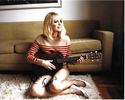 Anna Faris 8x10 c photo of Anna Faris who stars in Scary Movie, signed at TV Upfronts week in New