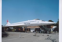 Viv Gunton signed 12 x 8 colour Concorde photo.