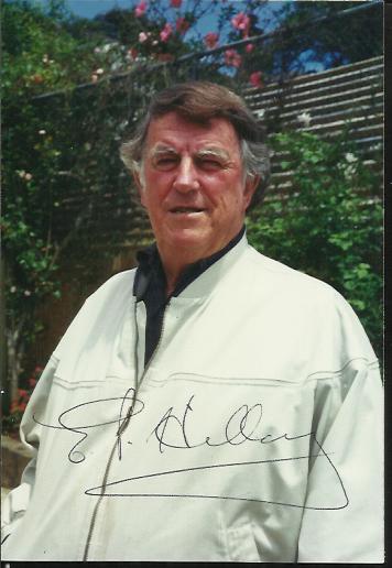 Sir Edmund Hillary signed 6 x 4 colour portrait photo. Good condition