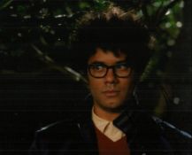 Richard Ayoade It Crowd, signed colour 10 x 8 photo. TV presenter and director, best known for his