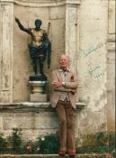 Sir John Gielgud signed smashing 12 x 8 colour full length photo in relaxed pose dated 1985. Good