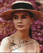 Jean Simmons signed lovely 10 x 8 colour portrait photo in nice straw hat and summer dress. Good