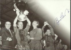 Bobby Charlton signed 15cm x 10cm black and white photo autographed by Bobby Charlton, seen here