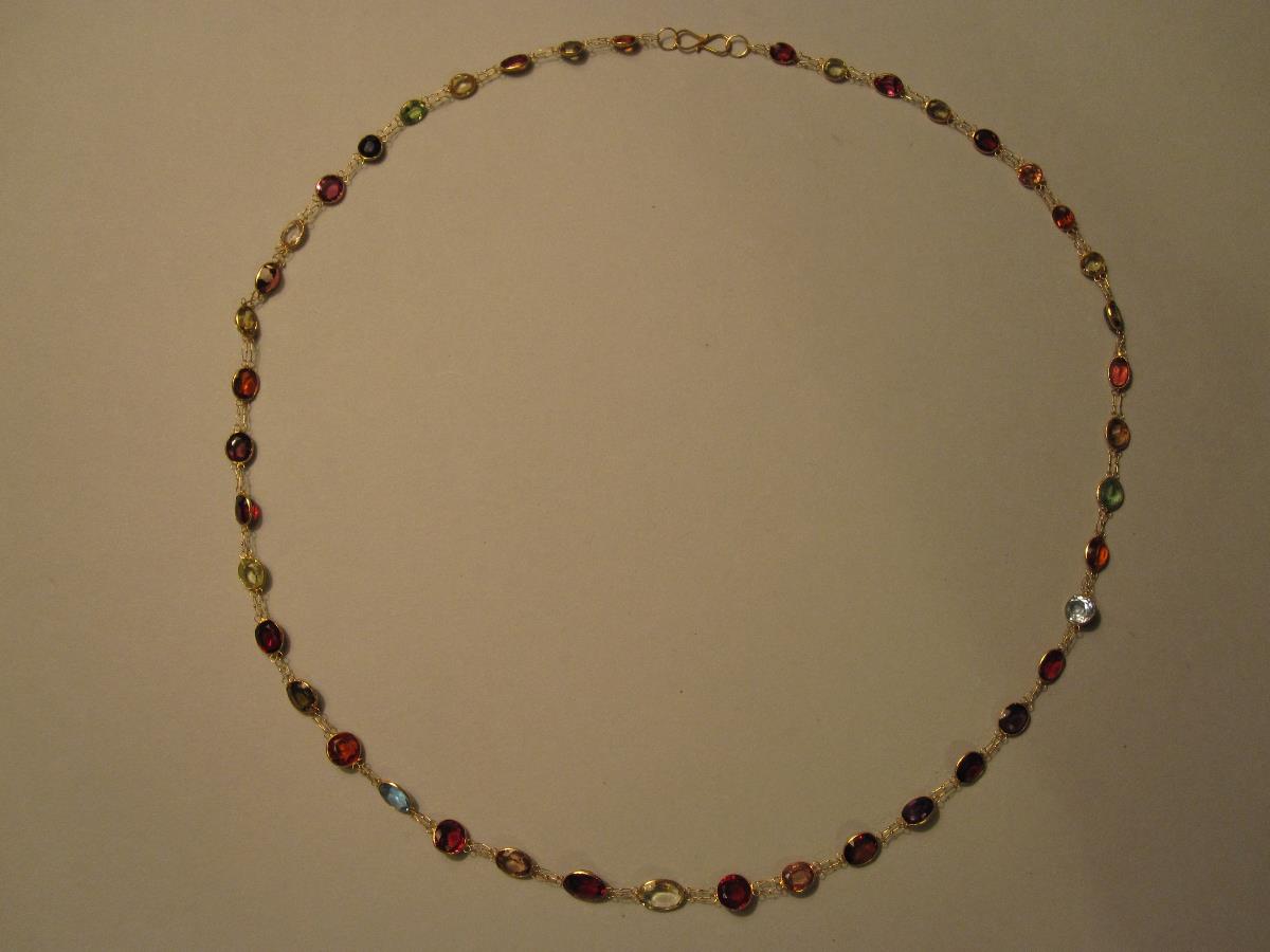 A multi-gemset necklace, designed as a fine chain set all along with gently graduated oval and - Bild 4 aus 5