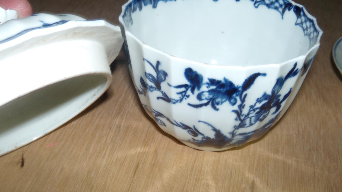 An 18th century Worcester blue and white sucrier and cover, two saucers and two coffee cups, each - Image 2 of 4