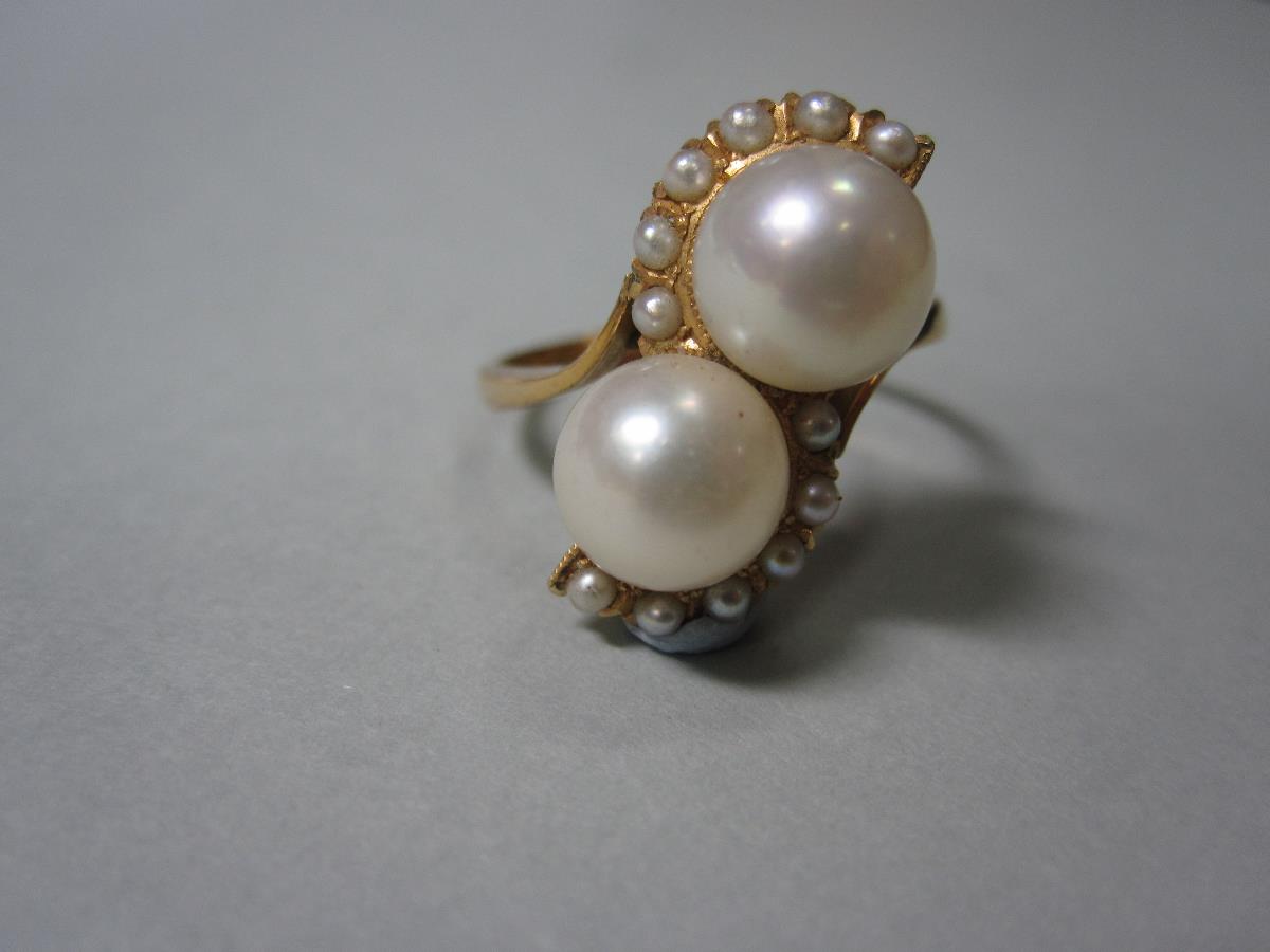 Two crossover pearl rings, the first a pearl and seed pearl ring with two 7.5mm pearls set in a - Image 7 of 7