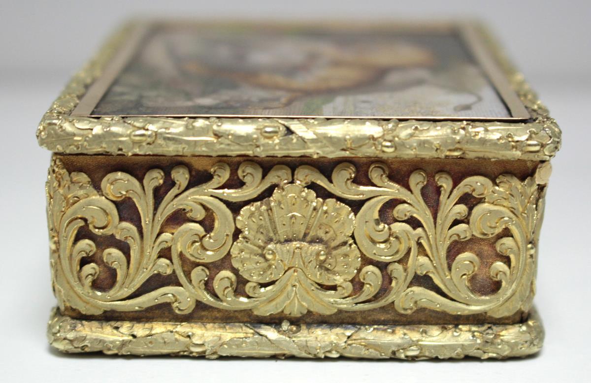 An 18ct gold cage work decorated snuff box, by Alexander J Strachan, London 1808, the cover inset - Image 6 of 9