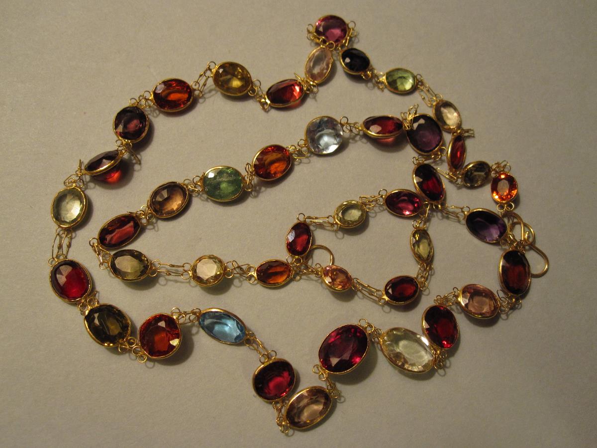 A multi-gemset necklace, designed as a fine chain set all along with gently graduated oval and - Bild 2 aus 5