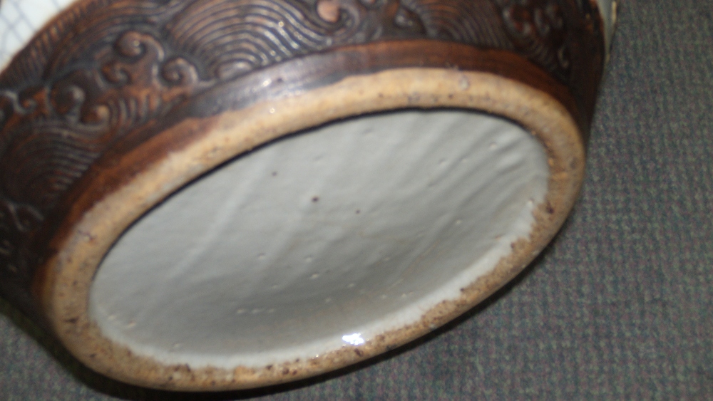 A late 19th/early 20th century crackleware planter, the rounded sides with a bronzed dragon in - Image 3 of 3