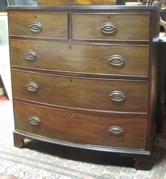 A Regency mahogany bow front chest of drawers, 93 (h) x 89 (w) cm - Image 2 of 2