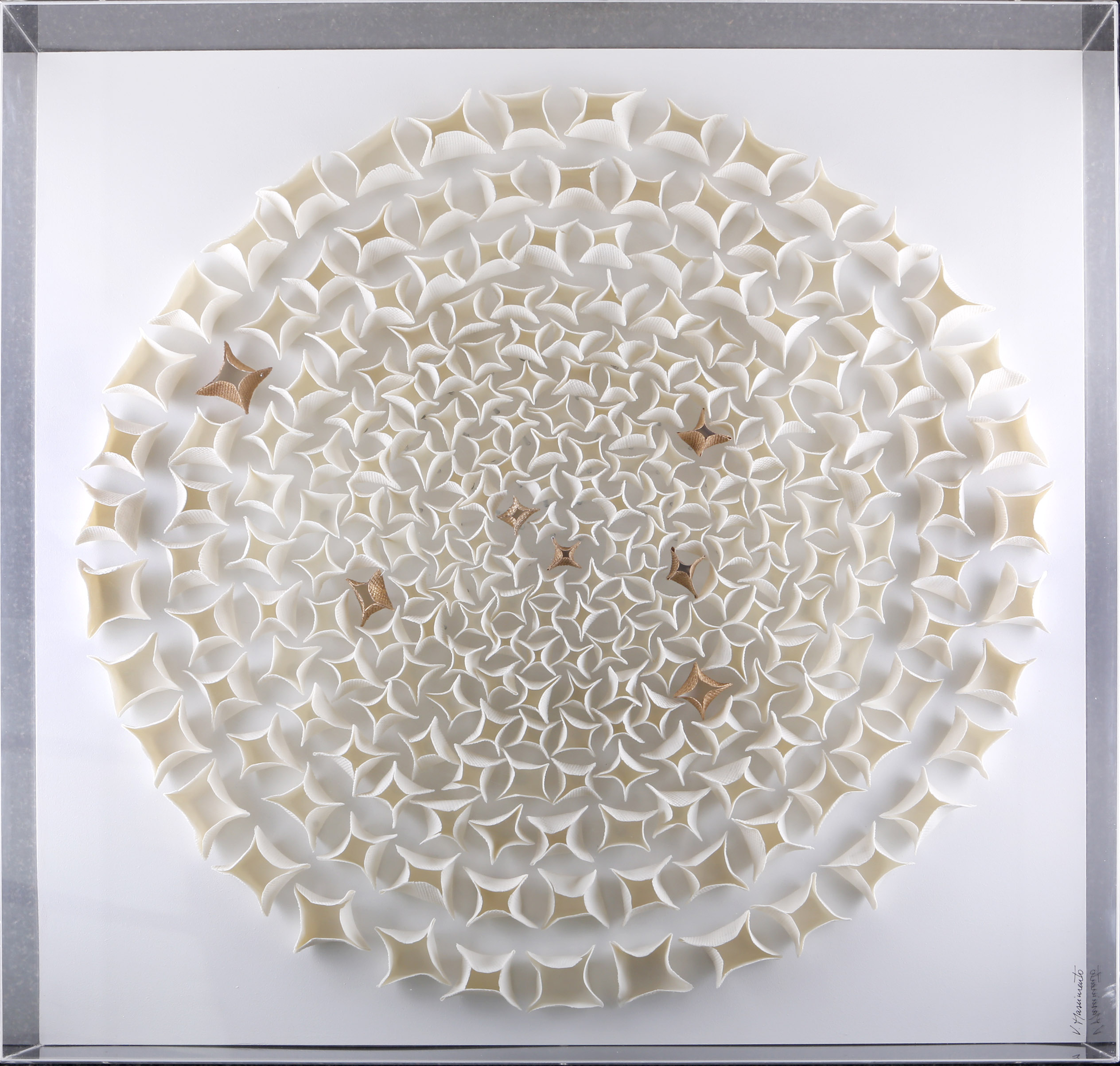 Valeria Nascimento (Brasil, 1962), White Flower, 2008, ivory and gilded porcelain sculptural group