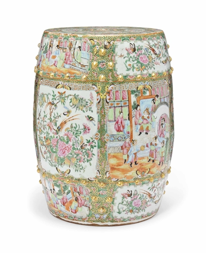 A CANTONESE FAMILLE ROSE GARDEN SEAT
19TH CENTURY
Of barrel shape, brightly painted with panels of