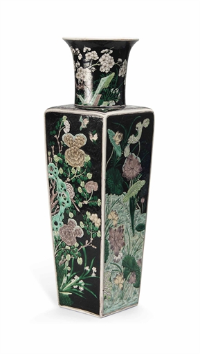 A CHINESE FAMILLE NOIR VASE
19TH CENTURY
Of squared form with flaring rim, decorated to the tapering