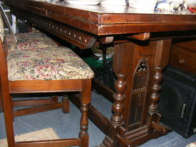 Old Charm Extending Dining Table With Six Upholstered Chairs