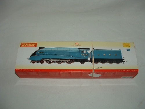 HORNBY R2339 LNER Blue A4 4-6-2 'Mallard'. Accessory Pack fitted otherwise DCC ready. Near Mint