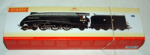 HORNBY R2338 NE Black Class A4 4-6-2 Sir Charles Newton'. Supplied DCC ready. The accessories pack