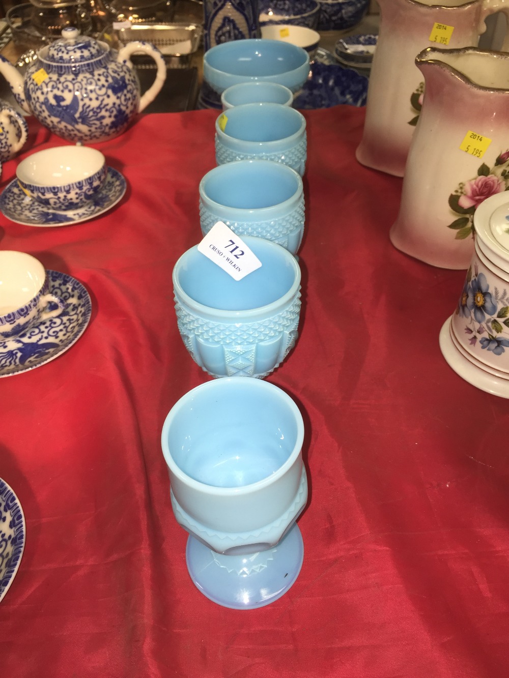 LARGE SELECTION OF VARIOUS GLASS WARES