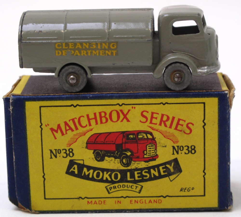 Matchbox Moko Lesney 1:75 series No 38a Karrier Refuse Collector, scarce grey-brown, metal wheels,