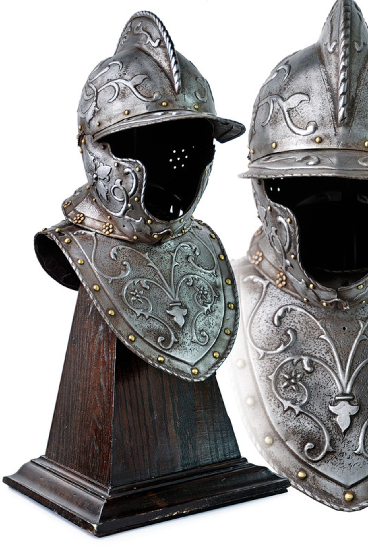 A burgonet with gorget dating: 19th Century provenance: Europe Helmet with comb, twisted border