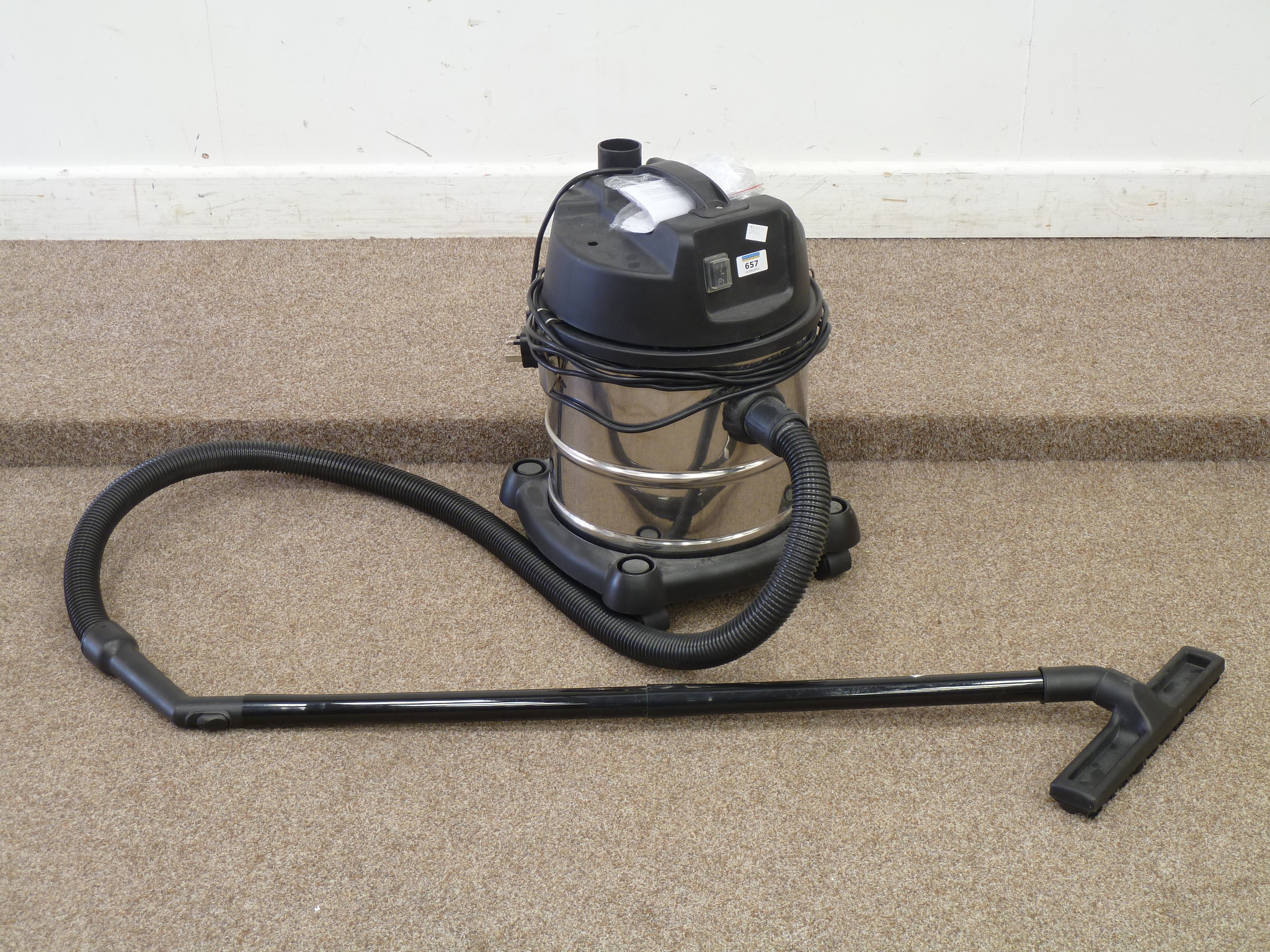 1200W wet and dry vacuum cleaner