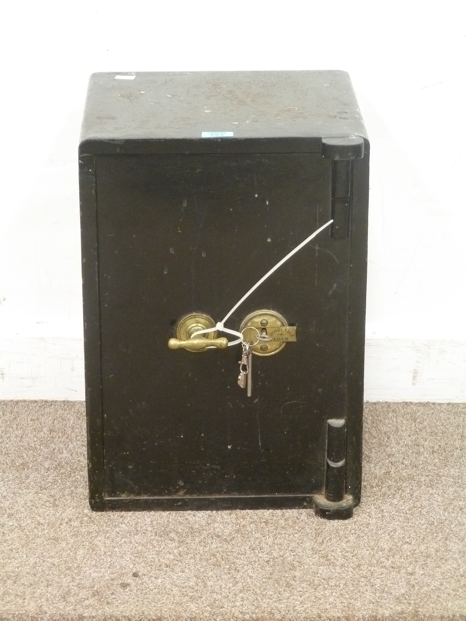 Small Victorian cast iron safe with two keys, W36cm