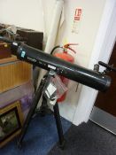 Zennox 76700 telescope, diam 76mm, focal length 700mm, coated lens, with tripod