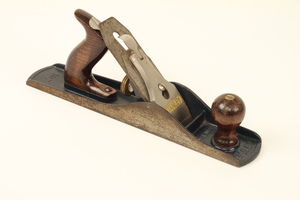 A STANLEY No 5 jack plane with orig blue and yellow finish G+