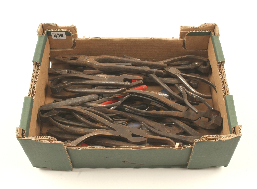 A quantity of snips and grips G