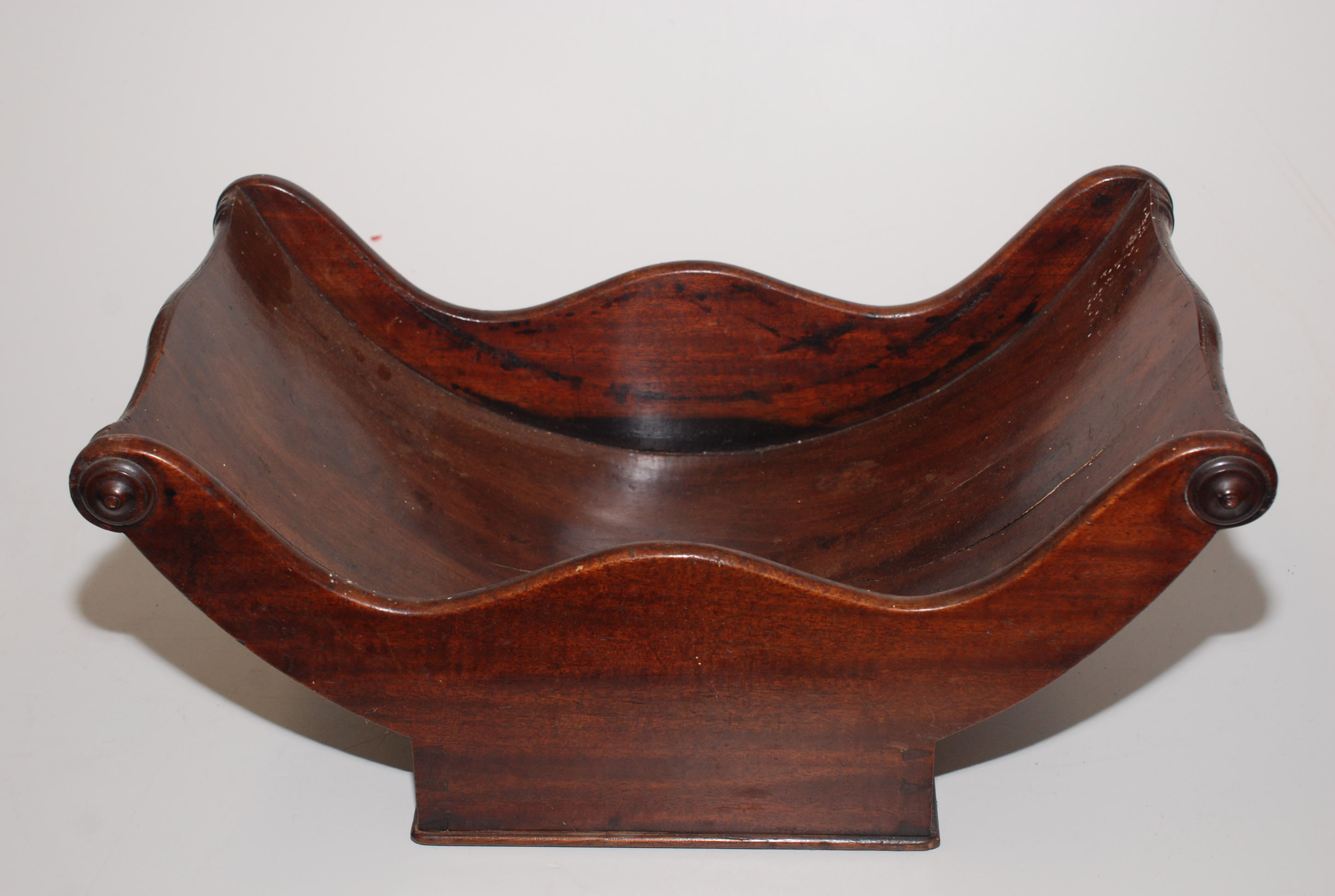 A George III mahogany cheese coaster. Condition Report: No casters. Old restoration, several