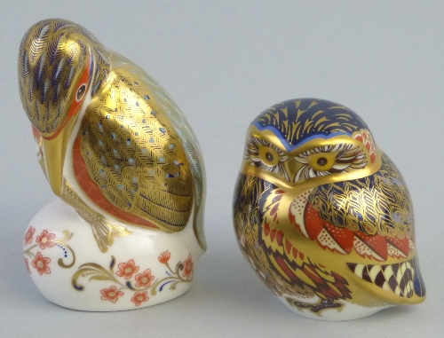 Two Royal Crown Derby paperweights, as an owl, gold stopper, 8cm high and a Kingfisher, silver