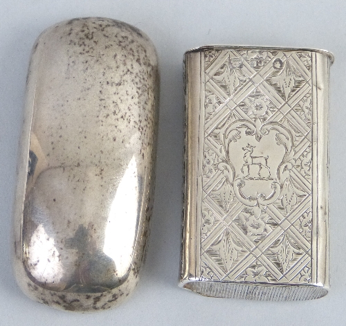 A late Victorian snuff box, of plain rounded oblong form having curved body with hinged lid, 6.5cm