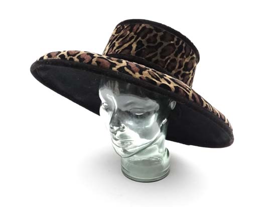 Designer Hat / Millinery : a Kokin New York WPL 5923 woollen hat with faux leopard print to outer.