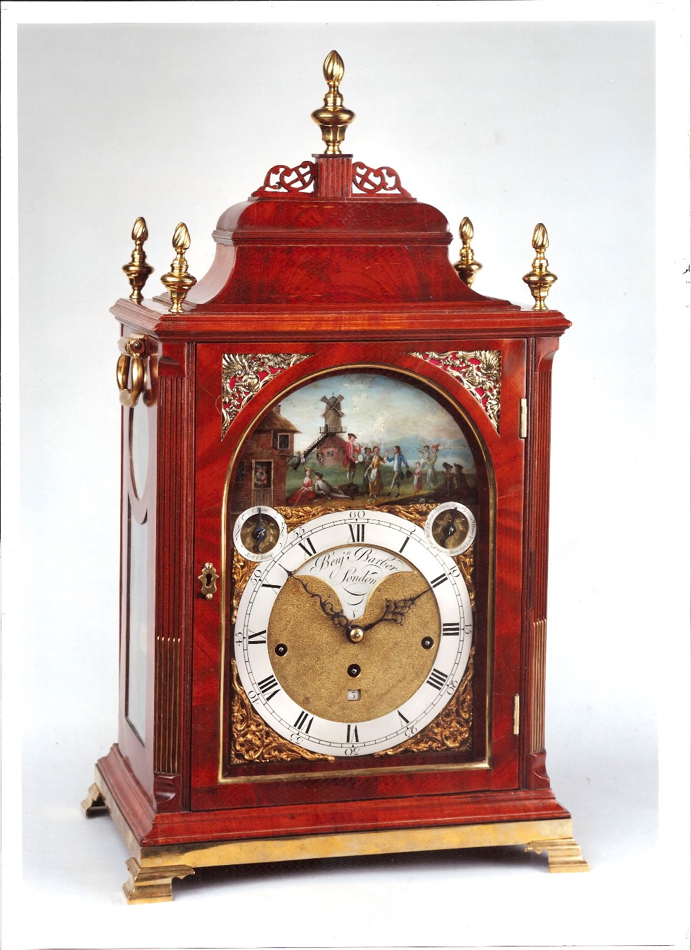 A VERY RARE MUSICAL BRACKET CLOCK BY BENJAMIN BARBER, c. 1770-1775. H: 63.5 cm, DEPTH: 25.5 cm, W: