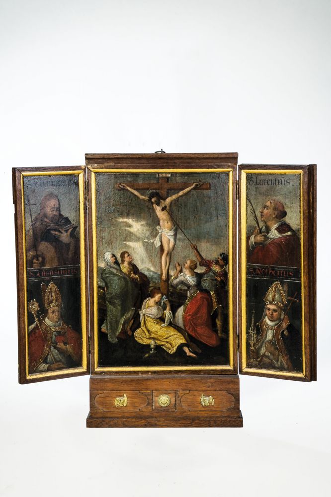 Triptychon mit der Kreuzigung Süddeutsch oder Österreich, 18. Jh. Klassizistisch gearbeiteter