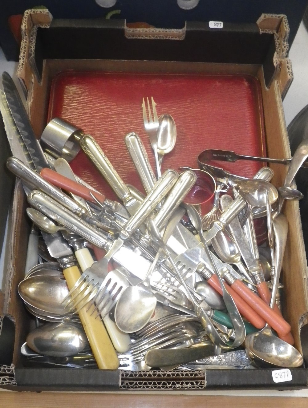 A quantity of assorted cutlery
