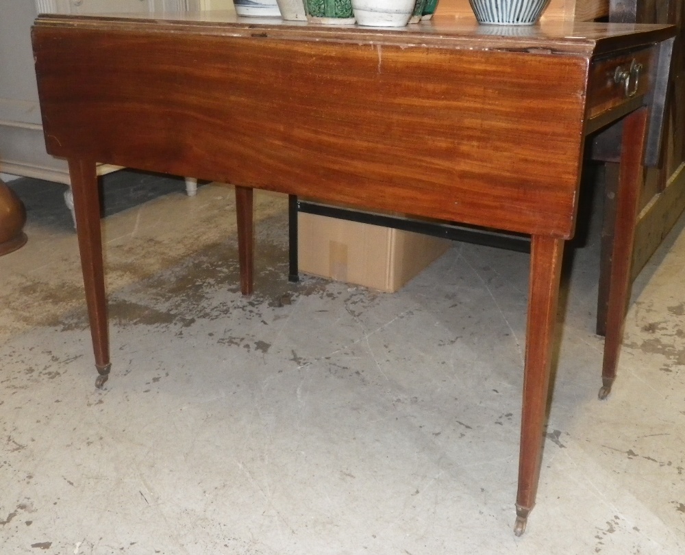 A George III mahogany Pembroke table.