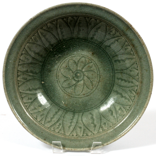 THAI SAWANKHALOK CELADON GLAZED PLATE, 16TH C., DIA 11":  Decorated in floral design. Unmarked,