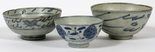 CHINESE BLUE & WHITE PORCELAIN BOWLS, THREE, DIA 4" - 5 1/2":  All are decorated in blue on a