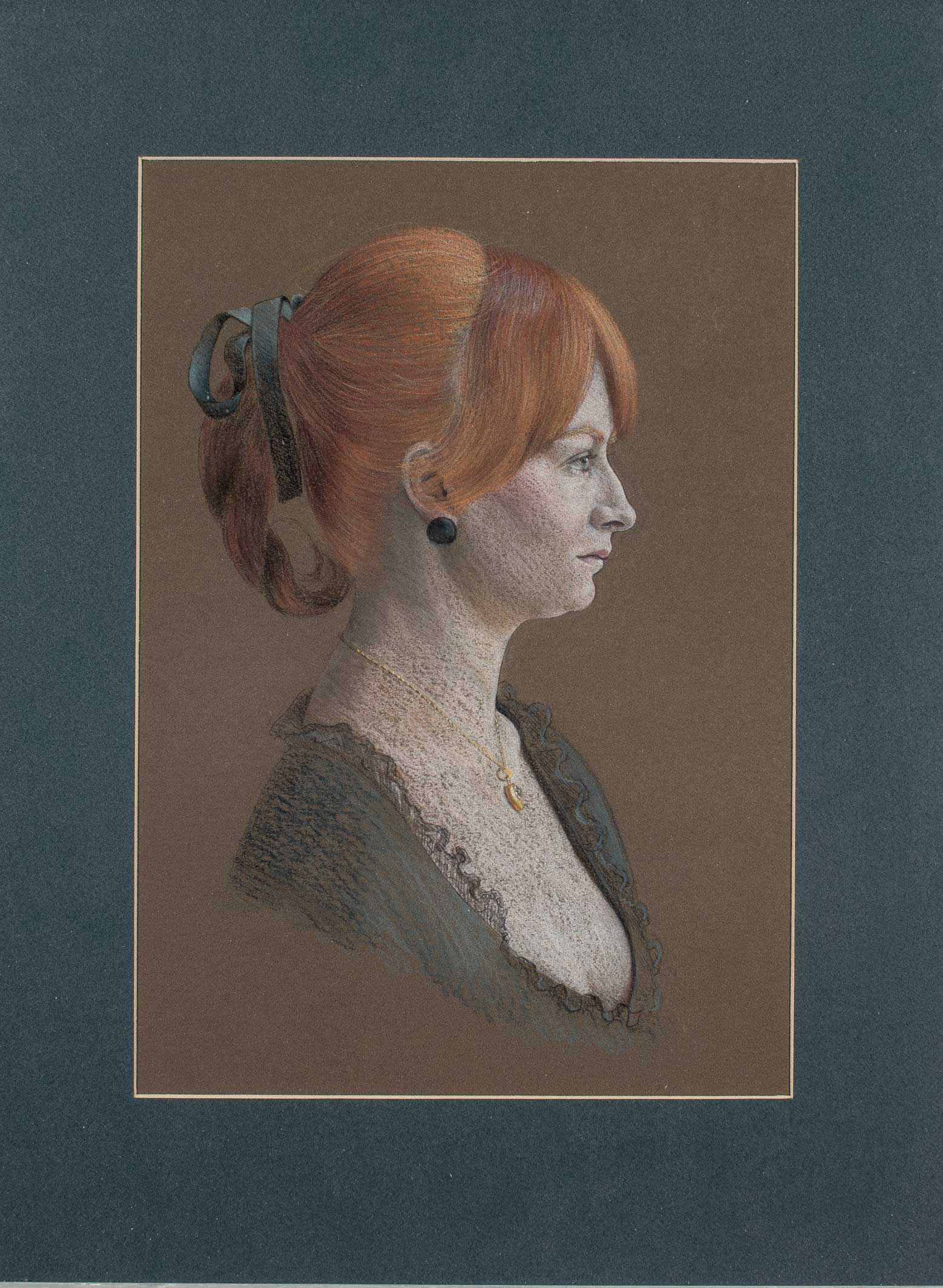 PENÉLOPE FLEMING "Retrato de dama". Pastel. 35 x 24.Starting Price: €180