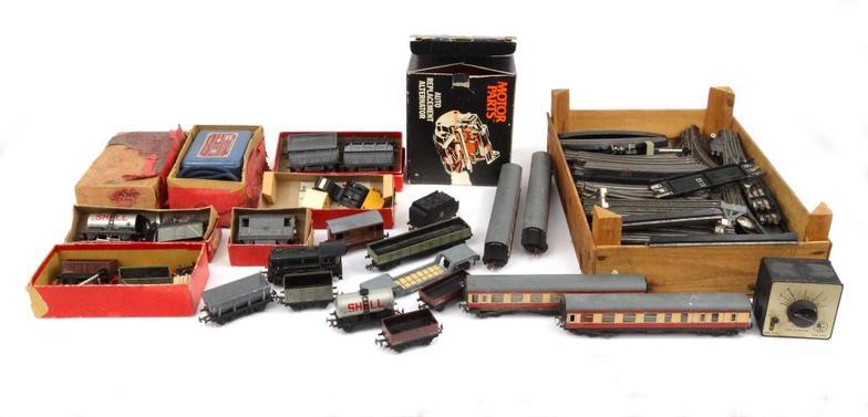 Trix twin model railway set including track, carriages, goods wagons etc : FOR CONDITION REPORTS