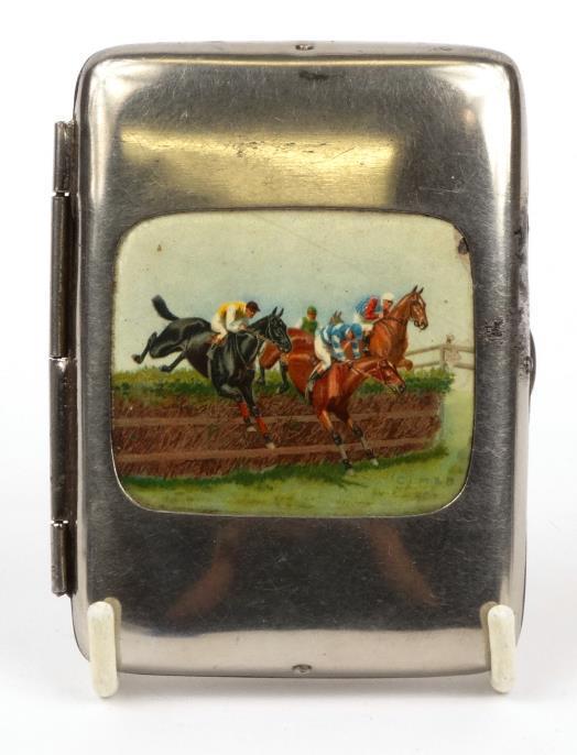 Rectangular metal cigarette case decorated with a lithographed panel with jockeys on horseback, 9cm