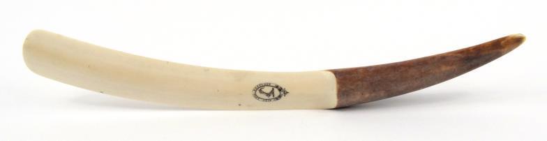 Large ivory paper knife with crest - Hincspes Effulget 47cm long : FOR CONDITION REPORTS AND TO BID