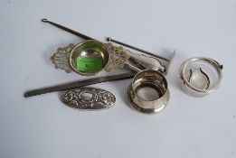 A collection of mixed silver plated wares ( see illustration )